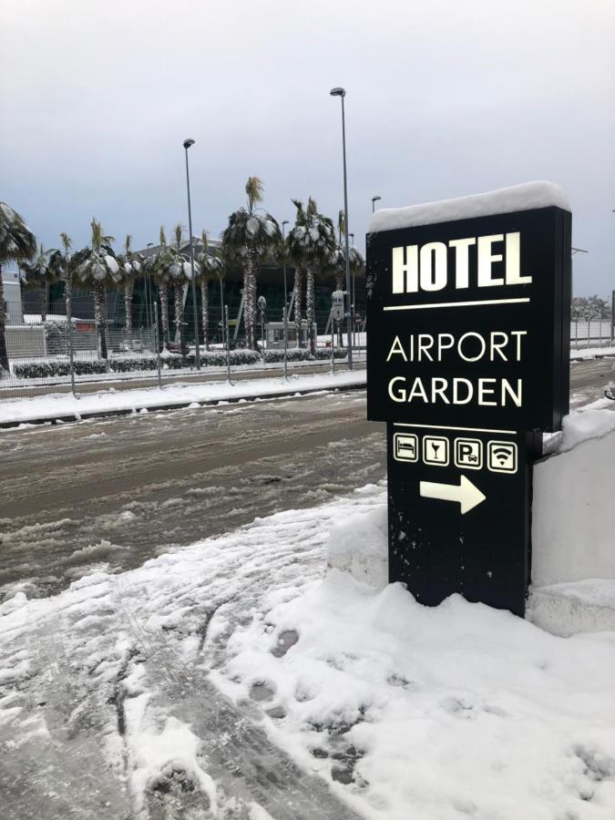 Airport Garden Hotel Rinas Eksteriør billede